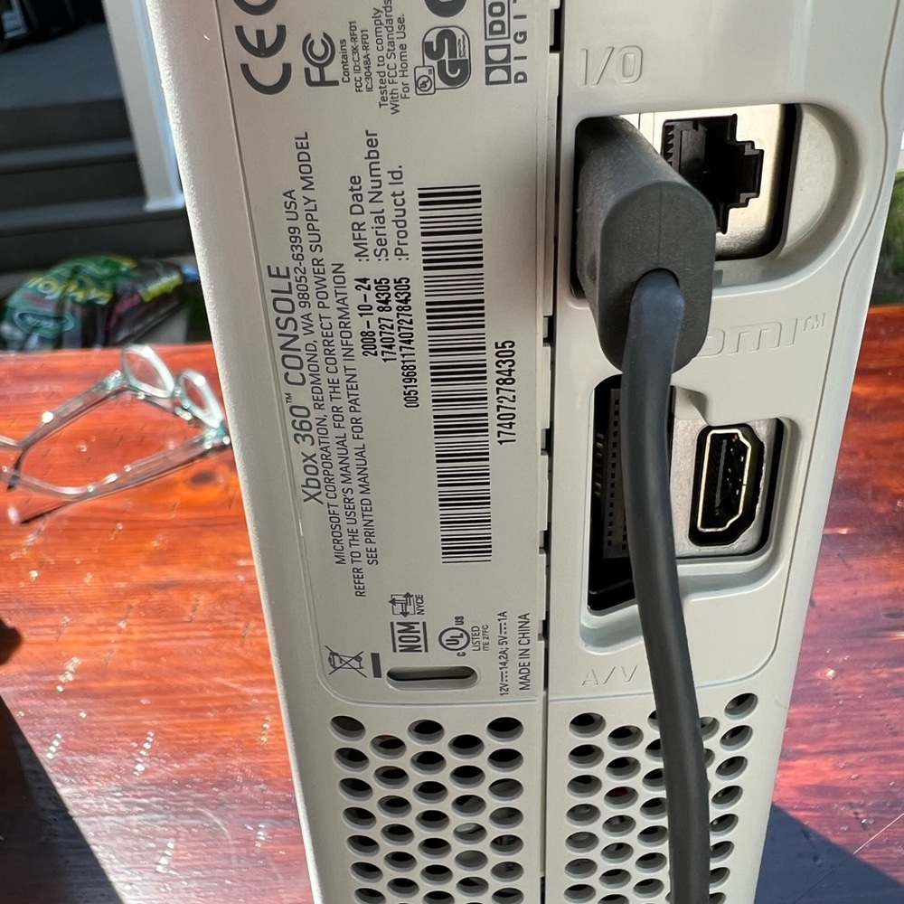 XBox 360 Console - Picture 4 of 5